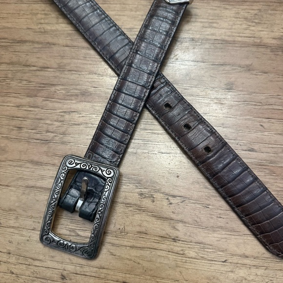 Brighton Ladies Elegant Black & Brown Reversible Leather Belt with Silver Buckle - Picture 2 of 6